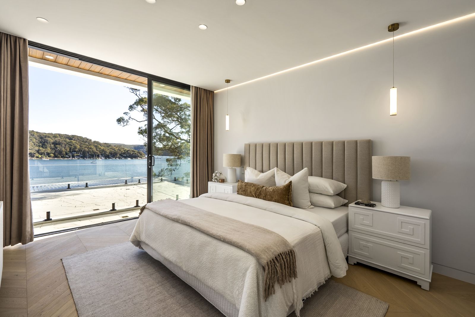 Chambre principale avec vue